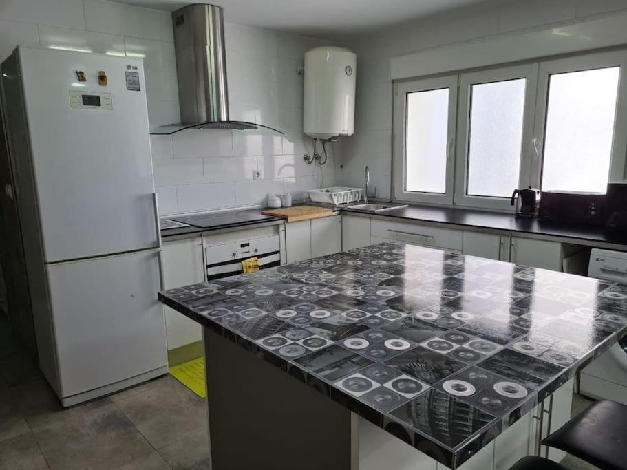 A Un Paso De La Playa, Amplio Apartamento กิฮอน ภายนอก รูปภาพ